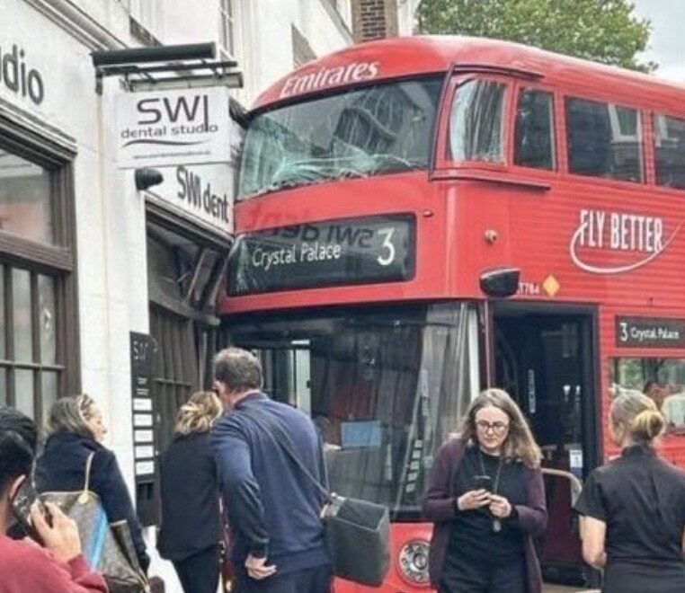 Person taken to hospital after double-decker bus and taxi crash in central London – UKNIP