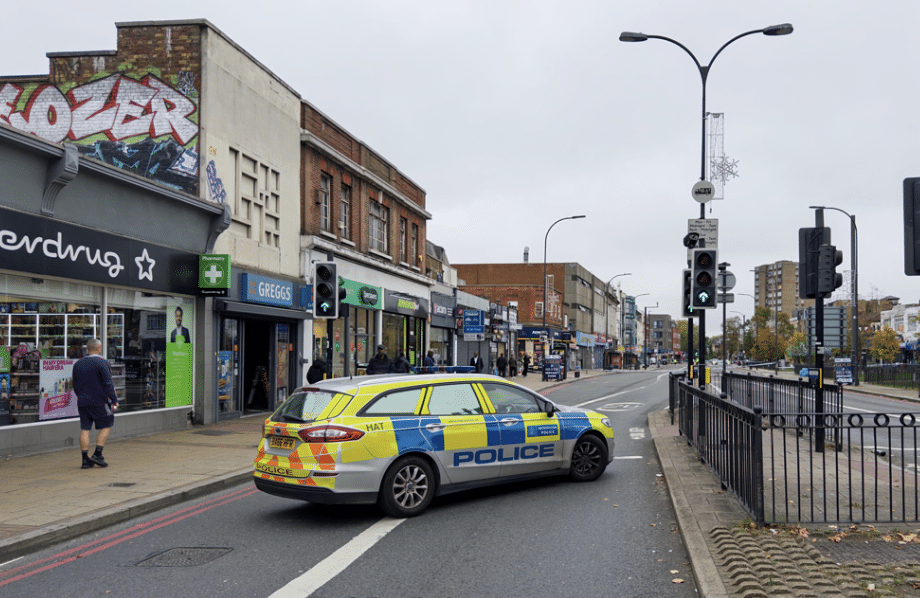 Catford in lockdown after stabbing attack outside chicken shop ? UKNIP